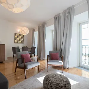 https://feels-like-home-santa-catarina-elegant-place.hotels-lisbon-portugal.com